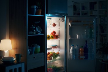 How to Replace the Light Fixture in a Kenmore Elite Refrigerator