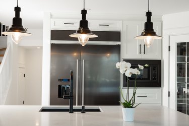 Black and white modern kitchen