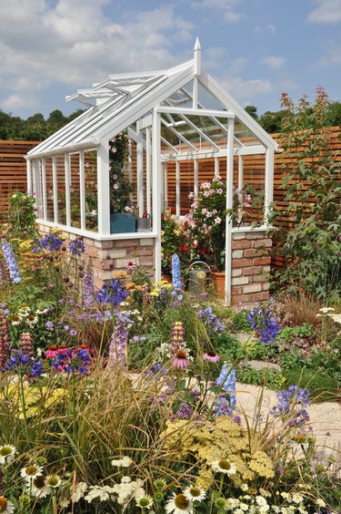 Gardeners' hobby greenhouse