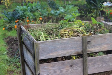 Wooden compost heap, compost bin converter, allotment / vegetable garden waste