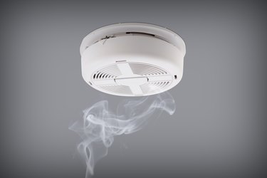 Smoke detector with wispy smoke
