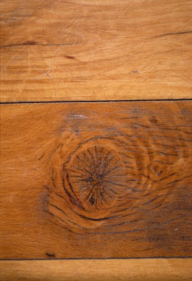 How to Use Linseed Oil on Hardwood Floors