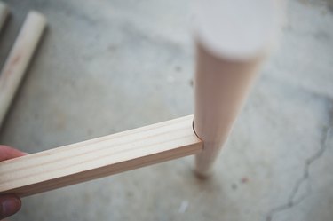 Holding the cross brace to a dowel