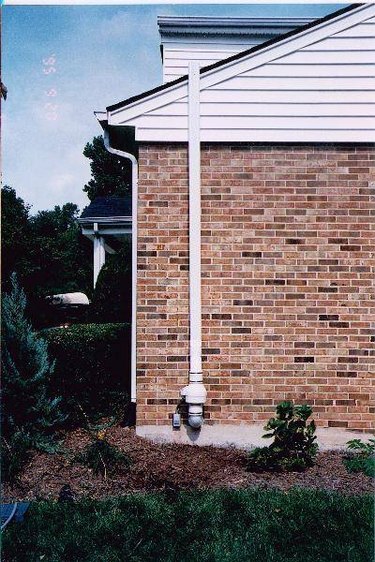 How to Remove Old Caulk From Brick