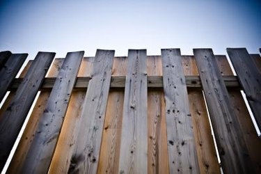 Building a Wind Resistant Fence 