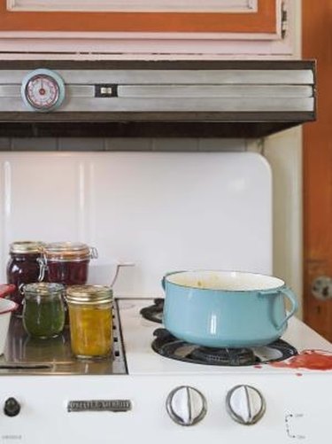 How to Clean a Stainless Steel Pot That the Water Burned Dry In