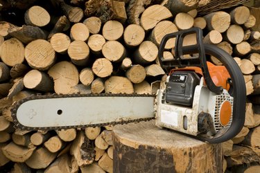 How to Start a Chainsaw, STIHL Chainsaws