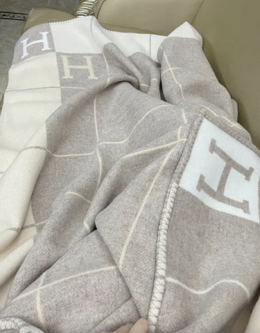 neutral H blanket