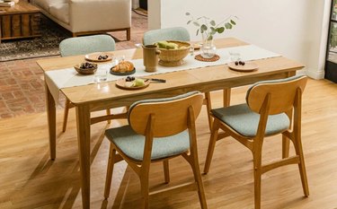 levity extendable dining table and dining chairs review