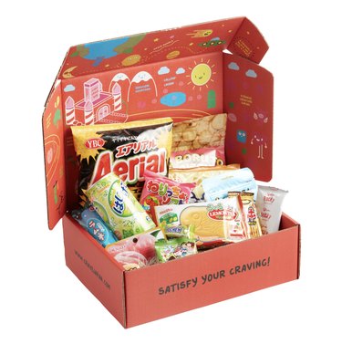 Japanese drinks and snacks gift box