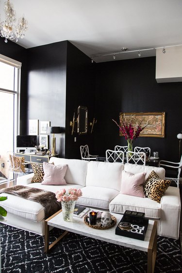 Hollywood glam black living room idea