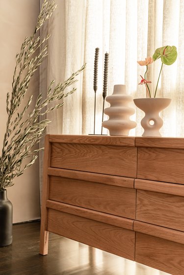 article dresser