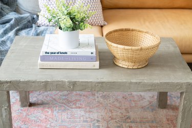 IKEA LACK coffee table to concrete table hack