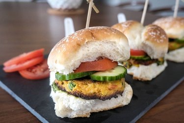 3 veggie chicken sliders