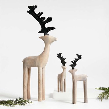 Wood Reindeer Holiday Decoration