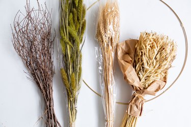 DIY Dried Grass and Wheat Wreath