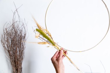 DIY Dried Grass and Wheat Wreath