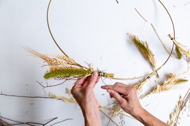 DIY Dried Grass and Wheat Wreath