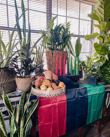 kwanzaa decor with plants