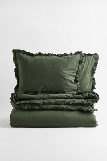 Ruffle-trim dark green duvet cover set