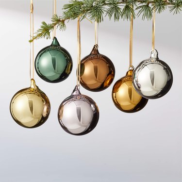 Metallic ornament spheres
