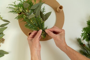 DIY Holiday Table Wreath