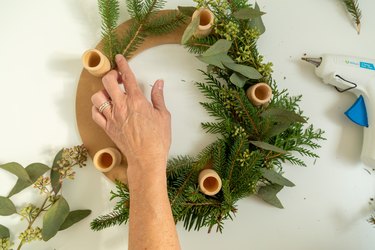 DIY Holiday Table Wreath