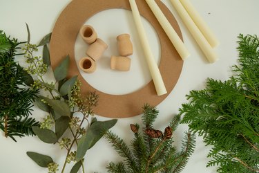 DIY Holiday Table Wreath