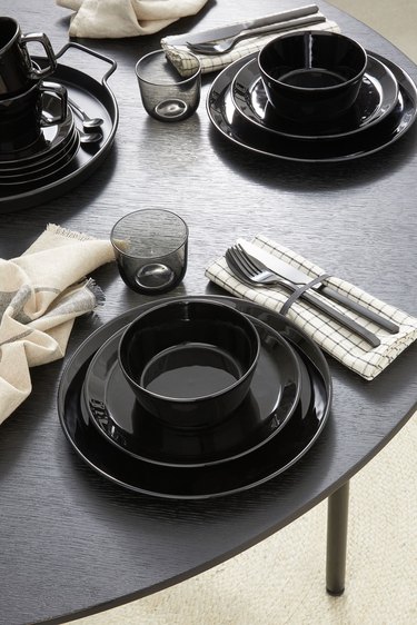 h&m home ceramic bowls in black