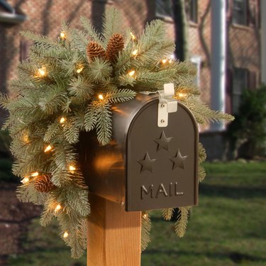 christmas mailbox decor