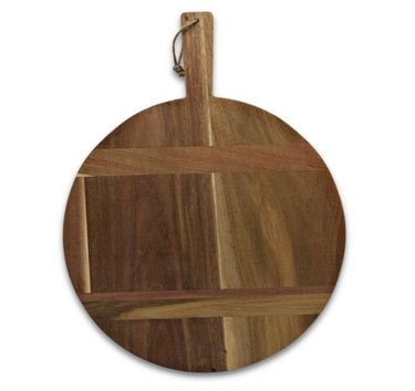 Round wood cutting board