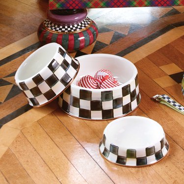 checkered pet bowls