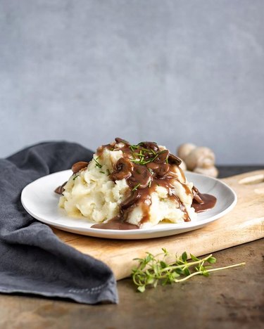 Veggie Desserts' Easy Mushroom Gravy With Red Wine