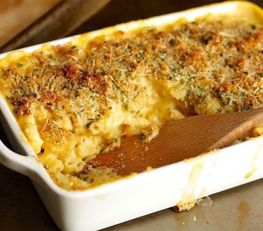 The Hungry Hutch Baked Macaroni and Cheese With Parmesan Breadcrumbs