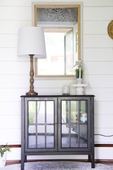 entryway cabinet with table lamp