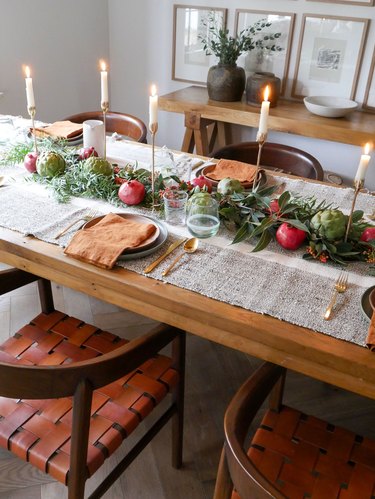 burgundy, copper, gold, natural Thanksgiving table