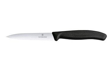 serrated knife in black