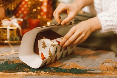 This Easy Ribbon Trick Makes Plain Wrapping Paper Look Less Sad