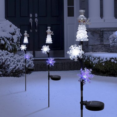 ideas for Christmas lights outdoors snowman stakes