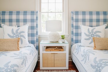 blue and white farmhouse bedroom idea
