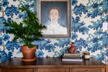 wallpaper in shades of blue and royal blue