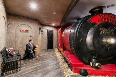 Hogwarts Express in Zillow Gone Wild home