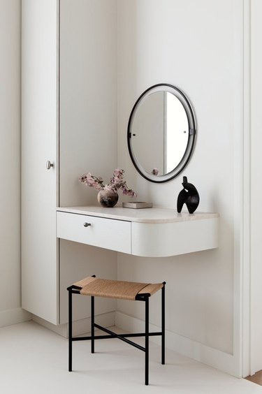 minimalist bathroom makeup vanity