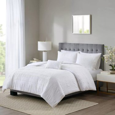 White duvet covers and pillows