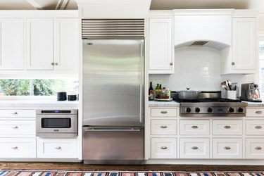 white kitchen cabinets