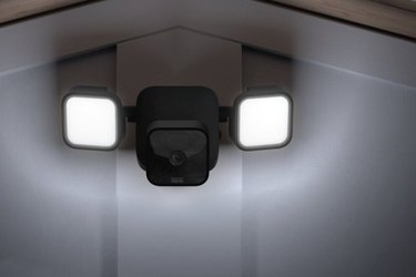 blink outdoor spotlight cam