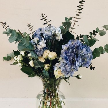 9 Trader Joe's Flower Arrangement Ideas We're Stealing From Instagram ...