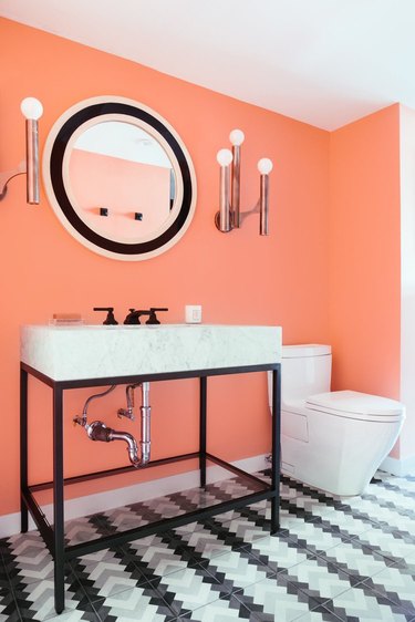 peach bathroom color idea