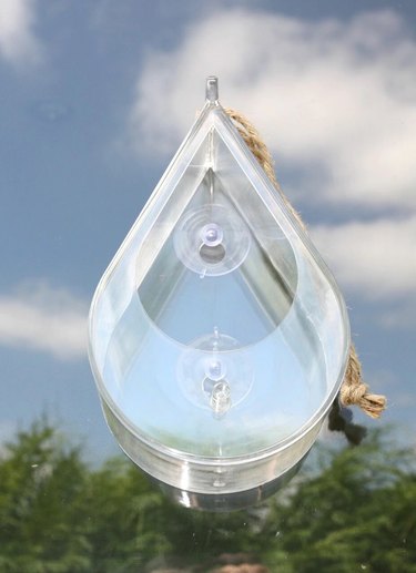 Wildlife World Dew Drop Window Feeder