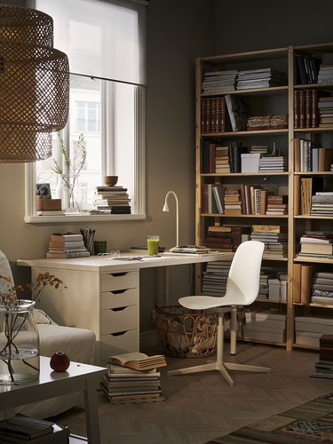 9 Bedroom Desk Ideas For an Inspiring WFH Space